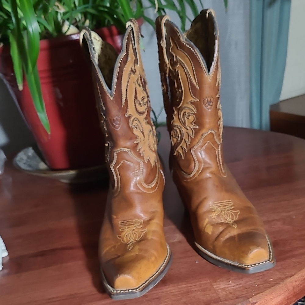 Ariat Tan Leather Heeled Snip Toe Boots